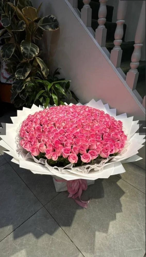 باقة حنين 200 ورده