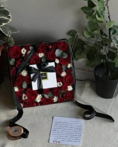 ستاند عشق - ورد مع وشوكولاتة باتشي