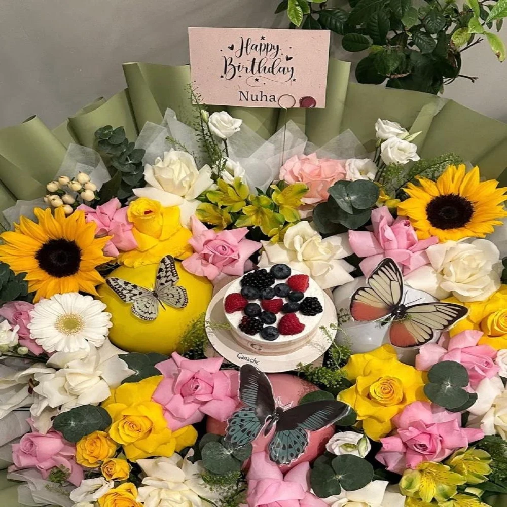 باقة كوميك - مع كيكة التوت