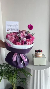 باقة لحظة حب - مع كيكة التوت