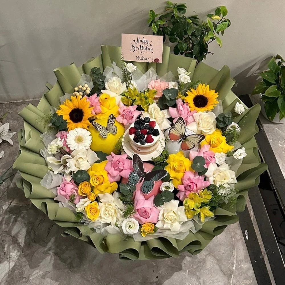 باقة كوميك - مع كيكة التوت