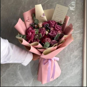 بوكيه الورد الأحمر الملكي